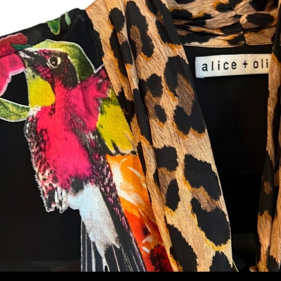 Alice +Olivia Semi Sheer Floral Cap Sleeve Blouse - Size XL - Picture 7 of 8